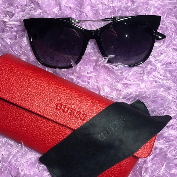 Guess Accessories - Guess sunglasses